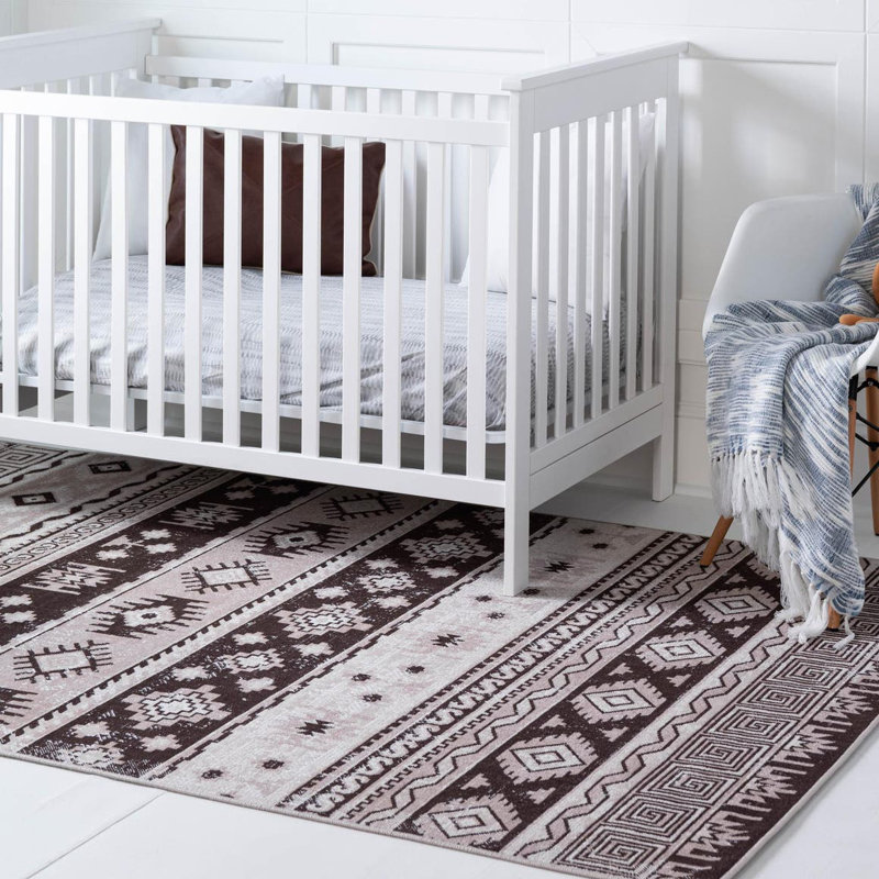 Geometric Indoor Rug, Rectangle 7'10" x 10'