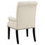 Chaise rembourrée beige avec accoudoirs de salle à manger