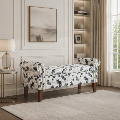 Banc avec rangement à accoudoirs roulés Traditional avec garniture cloutée étain et pieds en bois massif, parfait pour un décor et un rangement élégants