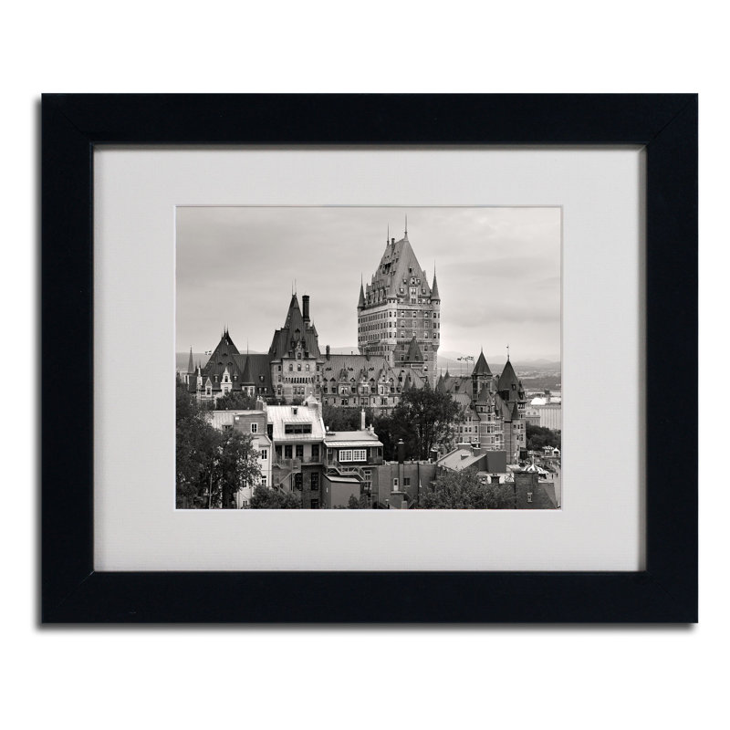« québec city » par pierre leclerc,, reproduction de photo encadrée, H 11 po x l 14 po x P 0,5 po, Noir