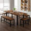 Ensemble de table de salle à manger 5 pièces pour 4 à 8 personnes, table de cuisine extensible de 63 po avec 2 bancs et 2 tabourets carrés, table de salle à manger en bois de style Mid-Century moderne, peu encombrante-148568802