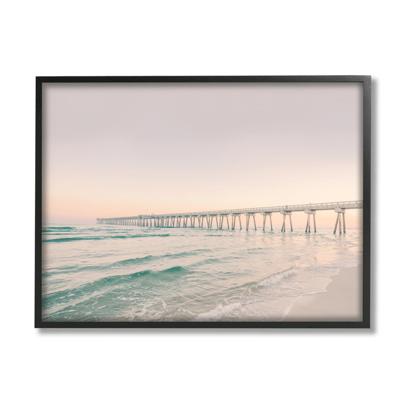 «Beach Pier Bridge Landscape» par Sissi et Seb, H 16 po x l 20 po x P 1,5 po, Giclée encadrée noir minuit