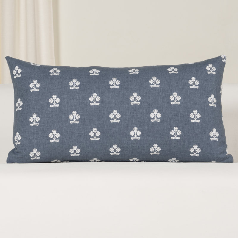 Housse et insert de coussin Hamachi, Polyester, Rectangle H 14 po x l 26 po, Denim Blue Floral
