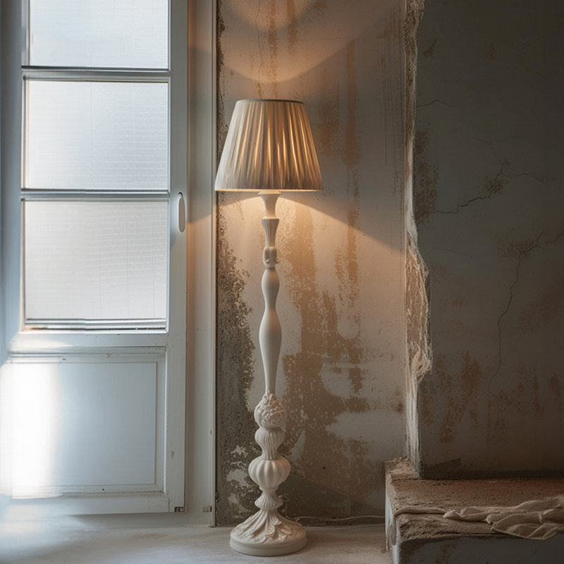 Lampes sur pied en résine blanche et tissu