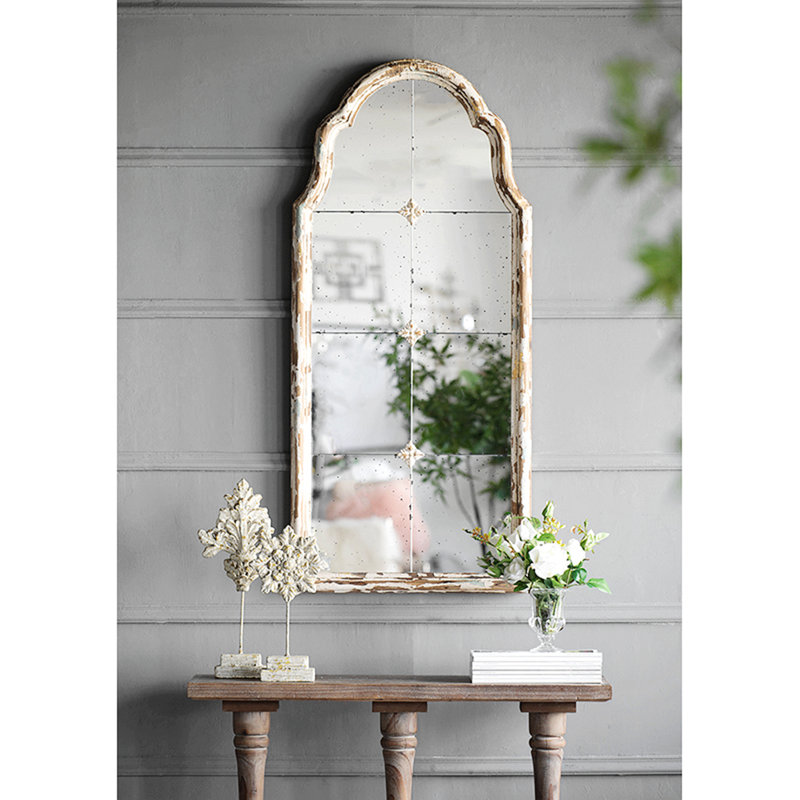 Miroir mural élégant avec aspect de fenêtre décoratif pour une décoration intérieure polyvalente