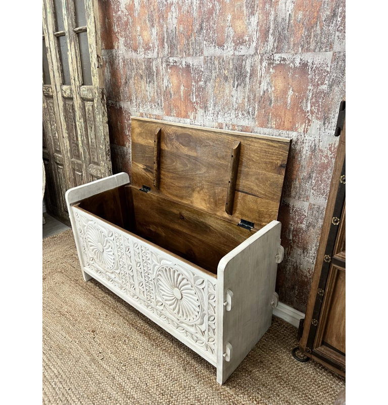 Ahria Accent Trunk