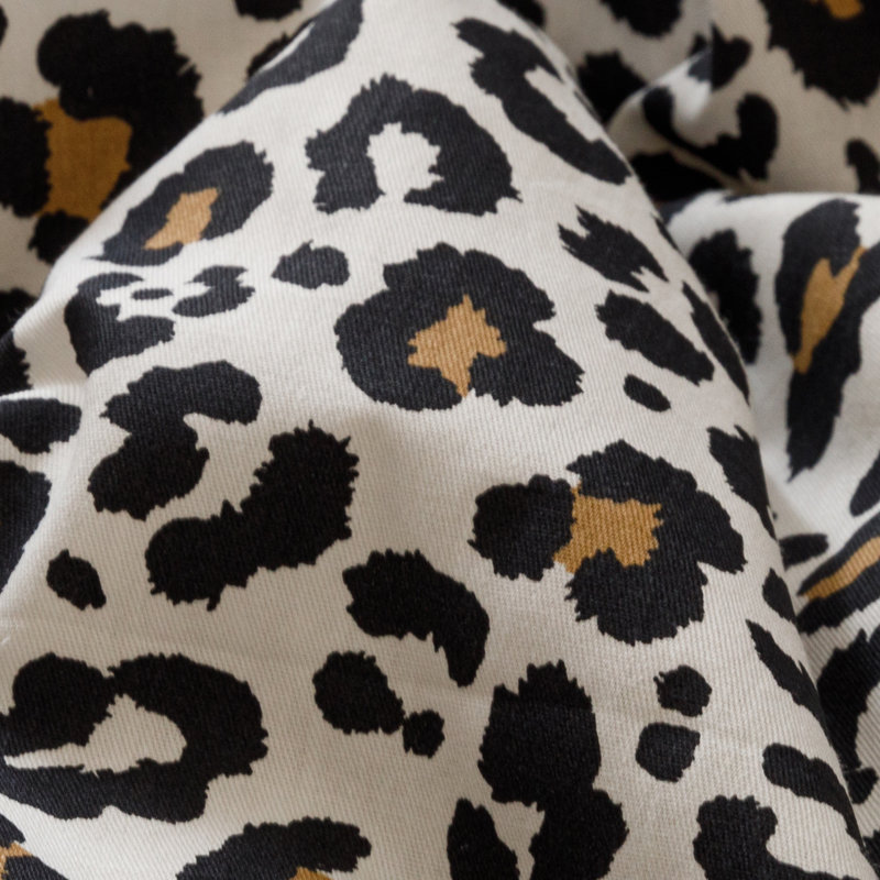 Floral Comforter Set Botanical Flower Bedding Set, Queen Comforter + 2 Standard Pillowcases, Black Leopard