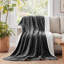 Couverture polaire sherpa Bedsure GentleSoft, épaisse et confortable pour l'hiver et l'automne, douce et moelleuse, idéale pour le canapé et le lit.-105504637-105504641