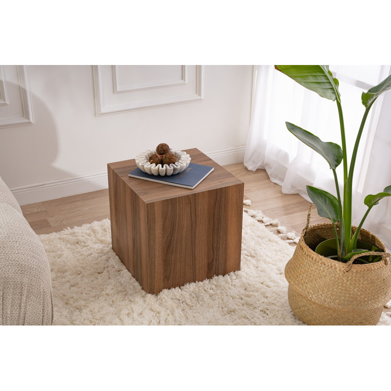 Table d'appoint moderne en noyer de 17,7 po x 19,7 po x 17,7 po Chrisina | 100% panneau de fibres à densité moyenne avec une épaisseur de 0,7 pouce | Conception élégante de couleur unie, parfaite pour le salon ou la chambre à coucher | Mobilier durable et élégant pour les espaces contemporains