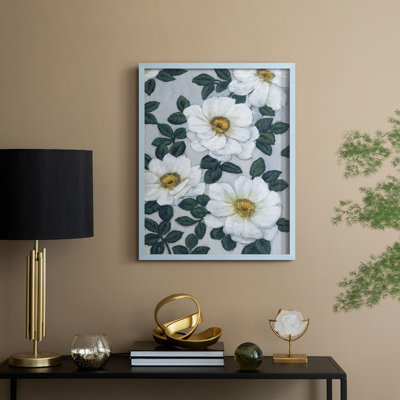 «Bright White Flowers I», reproduction encadrée - bois massif