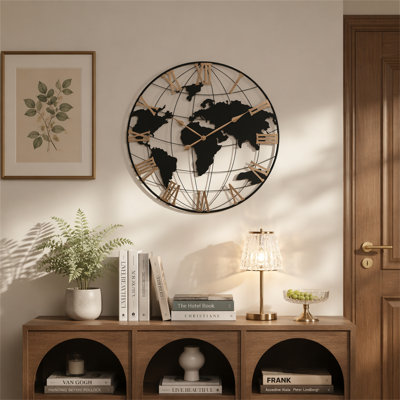 Très grande horloge murale en métal 36 pouces, horloge murale carte du monde silencieuse avec chiffres romains dorés rétro, décorative pour le salon, l'entrée, la salle à manger, la chambre à coucher