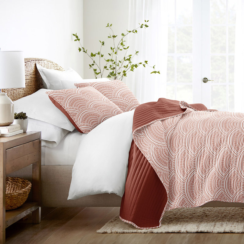 Quilt Coverlet Set All Season Patterned Reversible Microfiber Ultra Soft Bedding in Scalloped, Orange