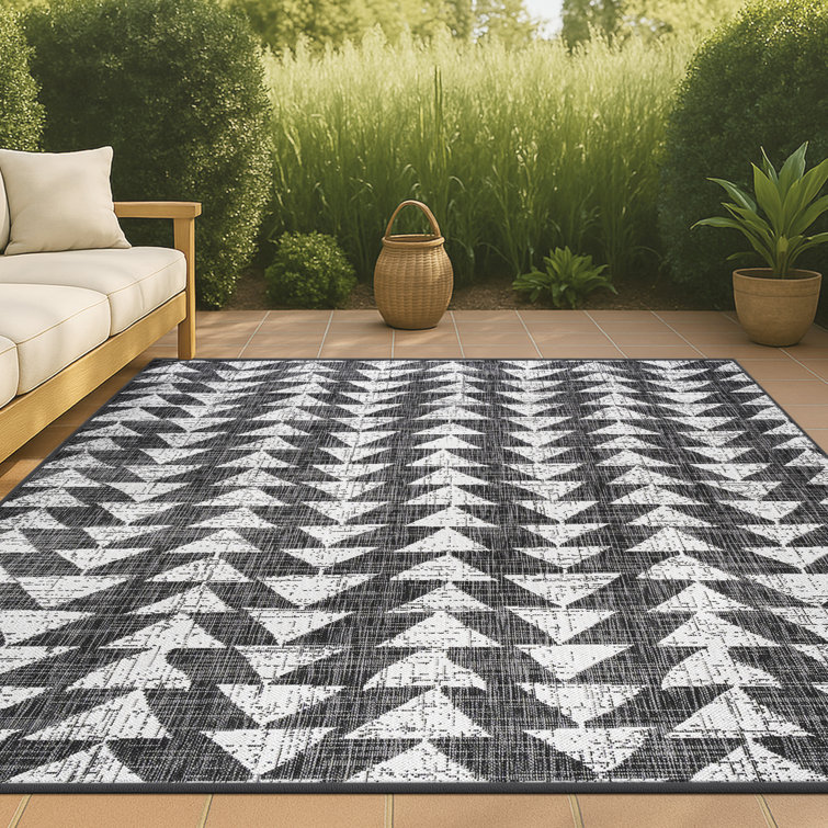 Tanna Modern Tribal Geometric Black/Ivory Indoor/Outdoor Rug