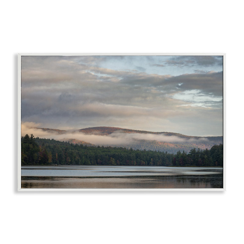 Vue sur la montagne avec giclée encadrée de brouillard, design par James Rodewald, H 12 po x l 18 po