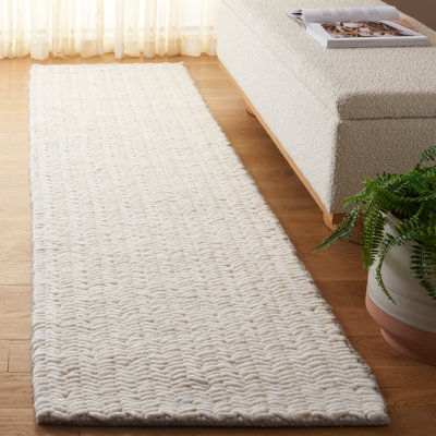 Finnick 708 Area Rug In Ivory