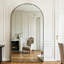Grand miroir de plancher arqué surdimensionné avec support et miroir mural-45875824-45875827