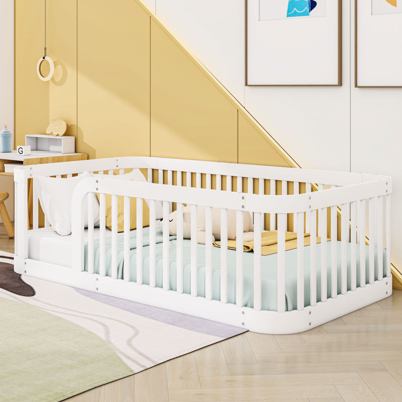 Lit simple en bois avec garde-corps rustique, White