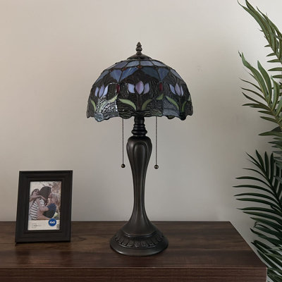 Lampe de table tiffany Hamal, tulipes bleues et vitrail, ampoules DEL incluses H 22 po x l 12 po