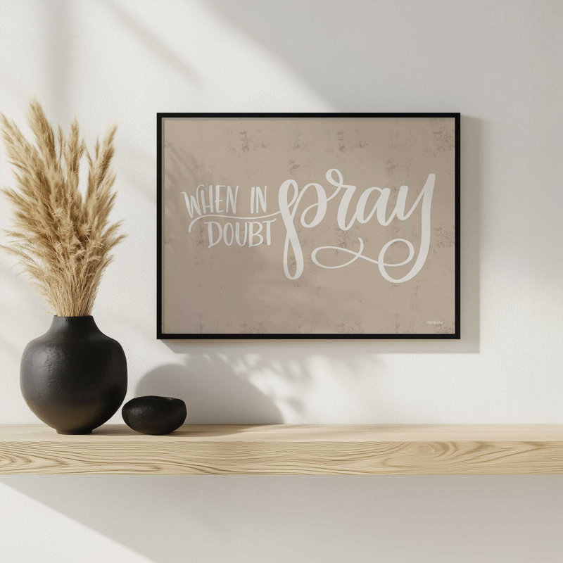 «When in Dououte Pray» par Imperfect Dust, reproduction d'art, L 32 po x H 24 po, Argent, Impression encadrée