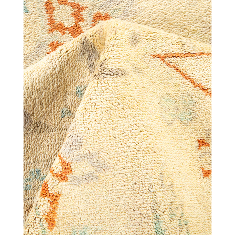 Tapis ivoire noué à la main de conception unique 9 pi 1 po x 11 pi 9 po Roselotte