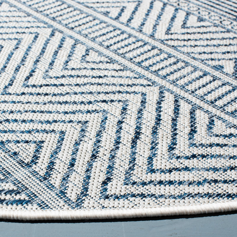 Seibold Performance Southwestern Indoor/Outdoor Area Rug, Round 7'1"