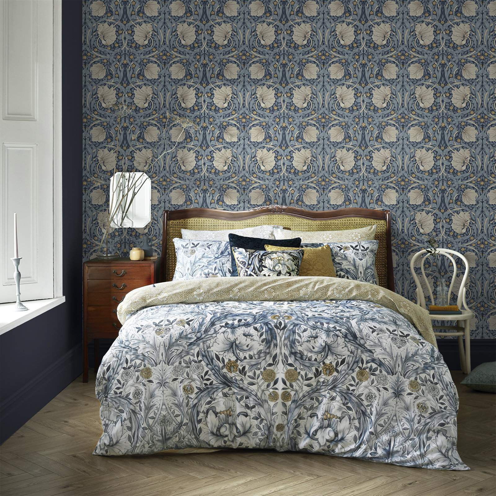 Nilda Floral Wallpaper, Pimpernel Blue