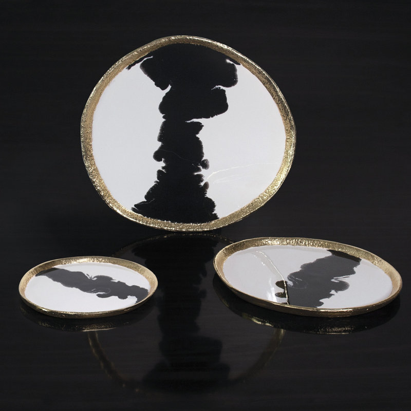 Bianco Nero Small Round Platter, 0.75" H x 9.25" W x 8.5" D