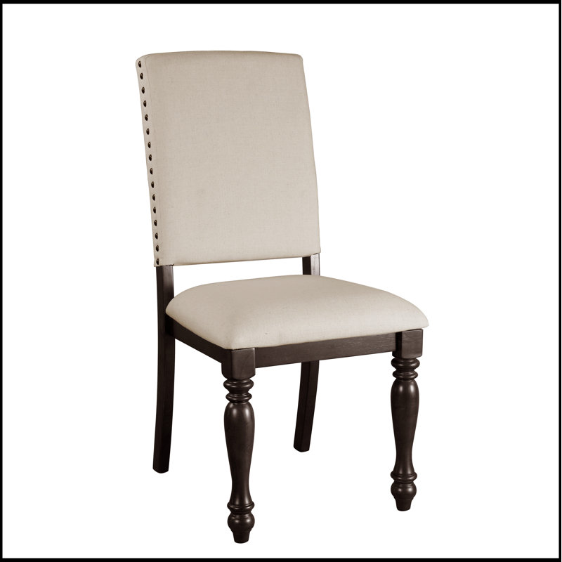 Ensemble de 2 chaises d'appoint en tissu élégant avec structure en bois brun grisâtre, garniture cloutée et pieds tournés pour la salle à manger