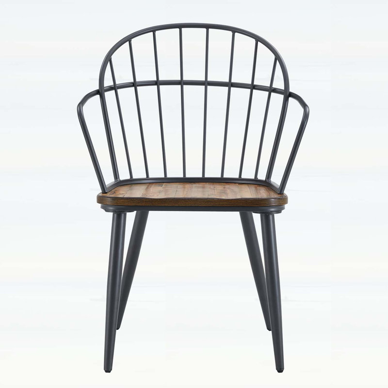 Ensemble de chaises de salle à manger élégantes avec pieds en métal et finition bouleau clair, parfait pour les décors modernes et industriels