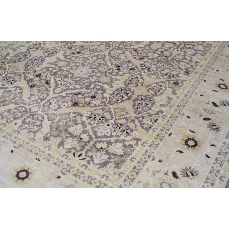 Wool Oriental Area Rug in Taupe/Ivory