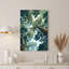 Toile verte avec auvent avec branches torsadées et vignes, art mural-132894854