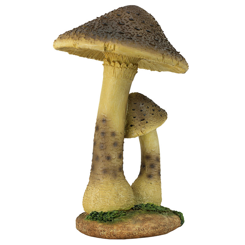 Statue mystique champignon brun clair forêt