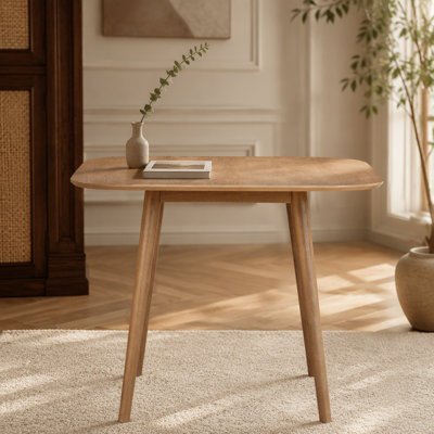 Table à manger carrée