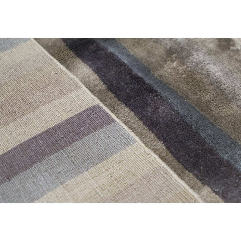 Ecco Gabeh Wool Striped Area Rug