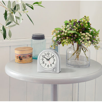 QHE204SLH Alarm Clock, Silver-Tone
