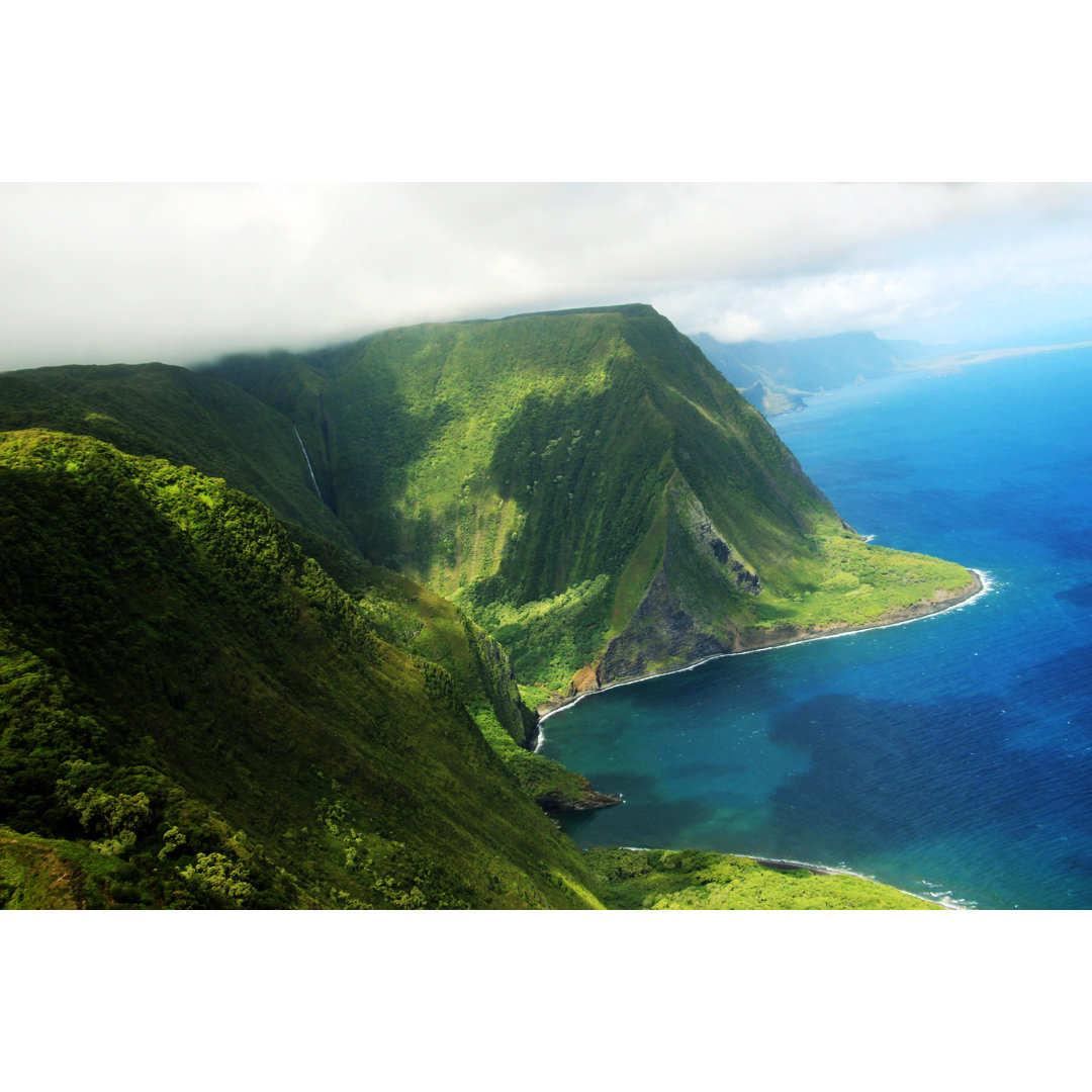 Leinwandbild Molokai Island Coast And Kahiwa Falls (View From A Helicopter)