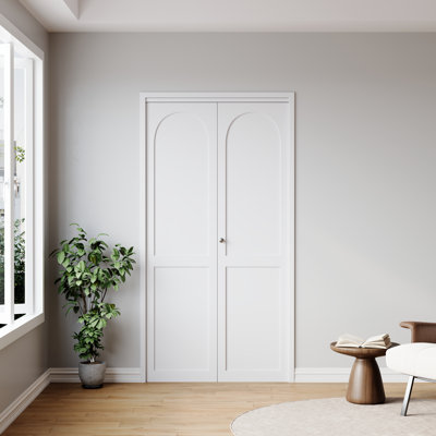 Porte pliante blanche à deux volets avec trousse de quincaillerie d'installation l 30 po x H 78 po