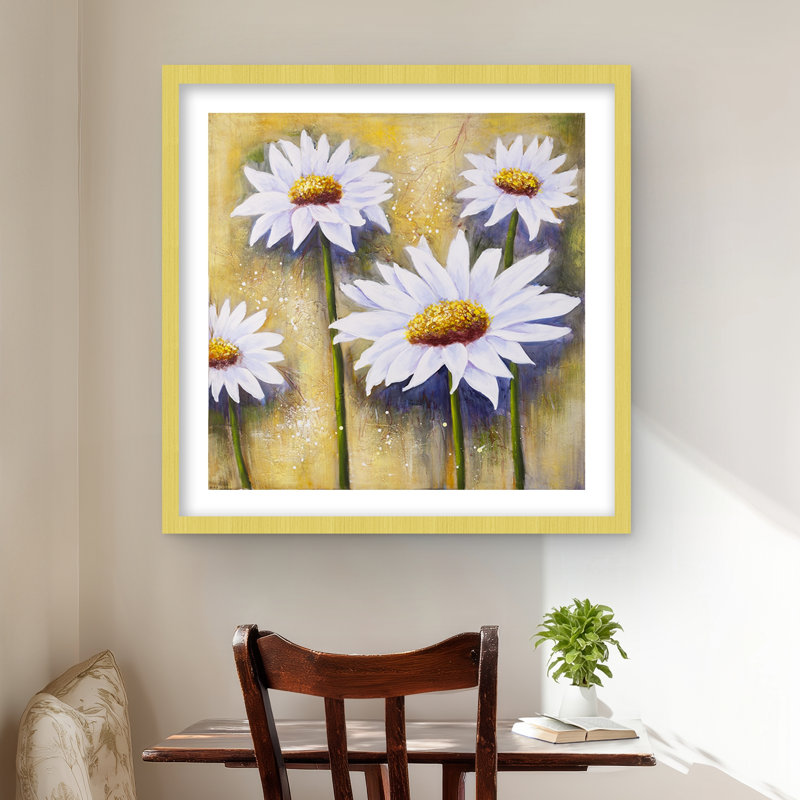«Daisies at Sun» - Beige romantique, impression encadrée avec passe-partout, H 24 po x l 24 po, Doré
