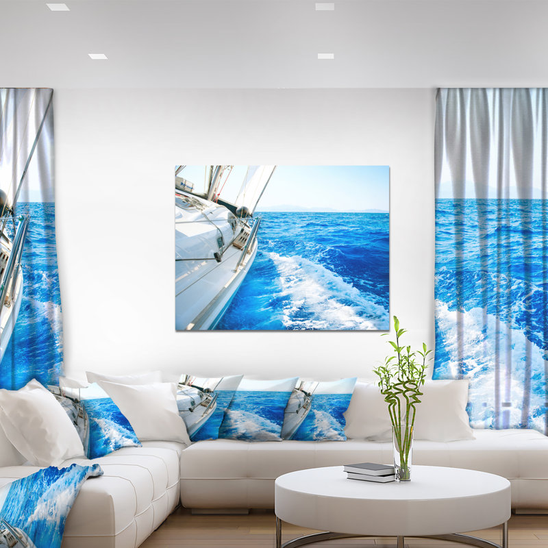 «White Sailing Yacht in Blue Sea», reproduction de photo sur toile tendue, H 30 po x l 40 po