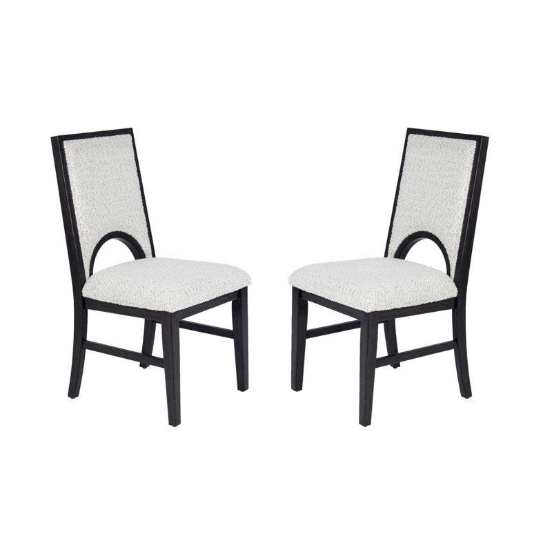 Chaise à découpes arquée en tissu blanc