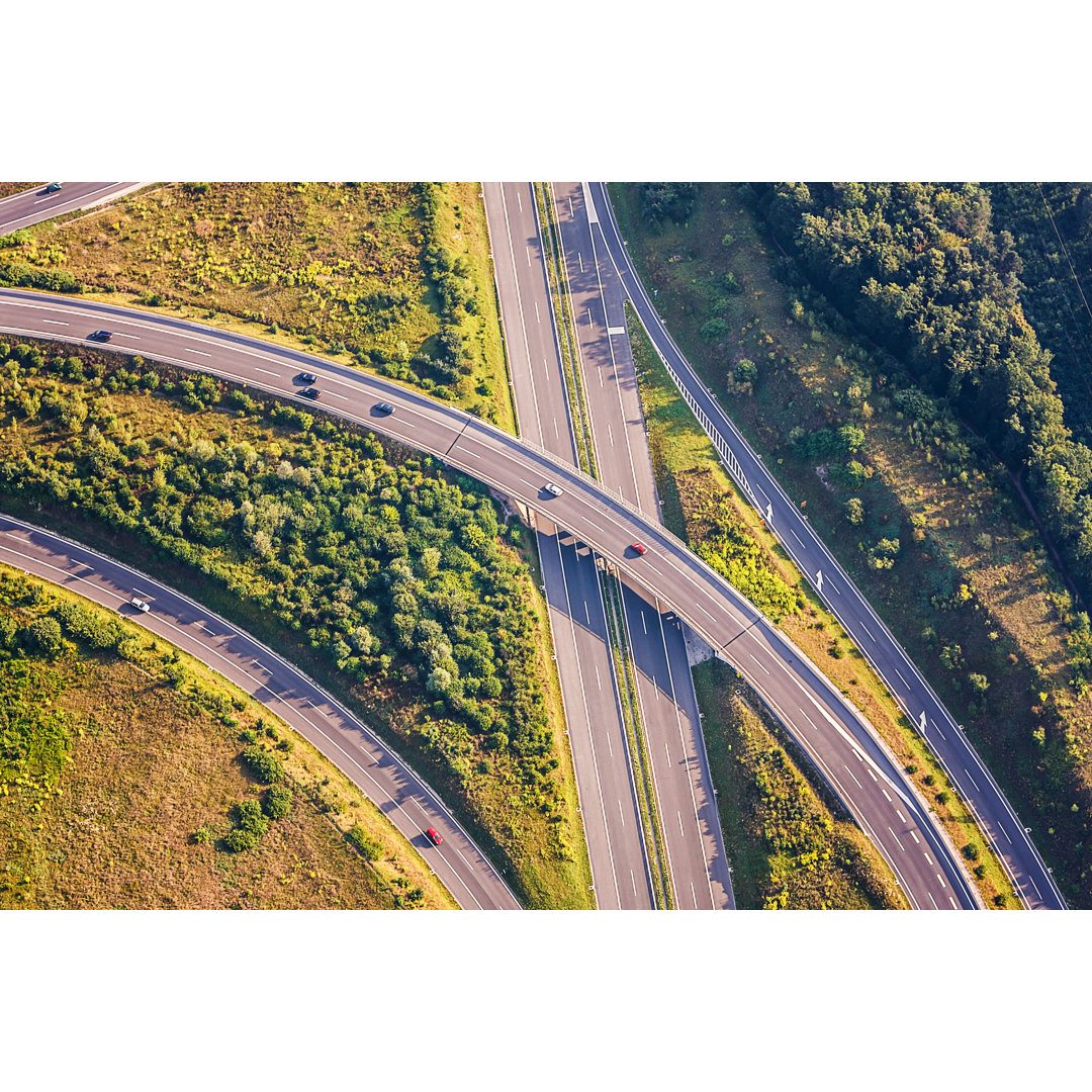 Luftaufnahme auf Autobahn von Mbbirdy - Leinwandbild