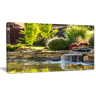 «Green Lake and Plants», reproduction de photo sur toile tendue