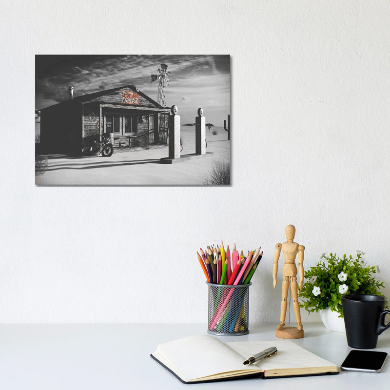 Dark Texas Store 1 Piece Wrapped Canvas Wall Art, 20.32 cm H x 30.48 cm W