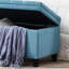 Banc de rangement rembourré avec boutons en lin bleu et support en bois sécuritaire pour les besoins