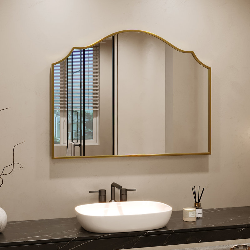 Miroir mural de salle de bain 26 po x 36 po avec cadre en métal pour le meuble-lavabo et bordures crantées rétro, Doré