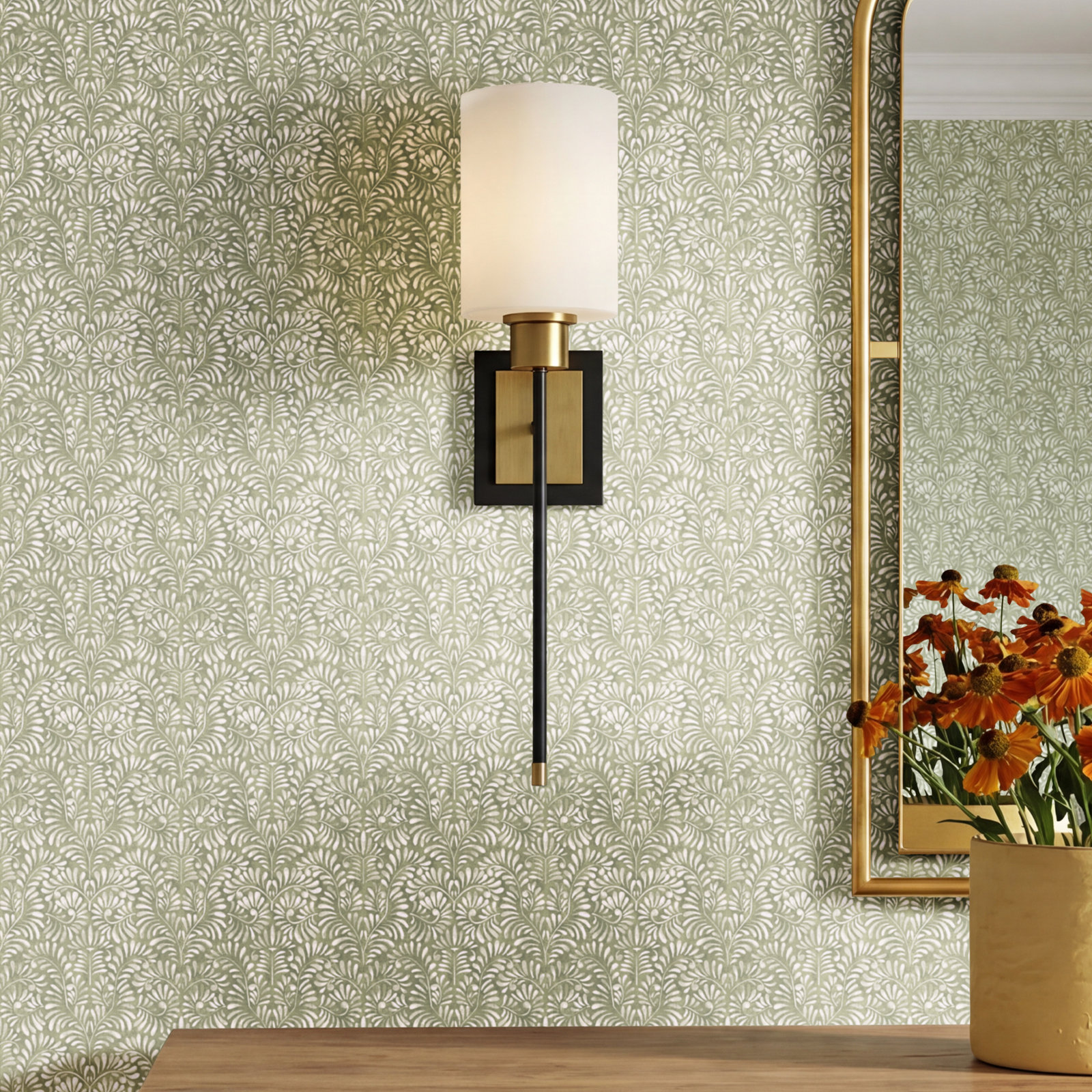 Single Light Sconce, Black/Brass