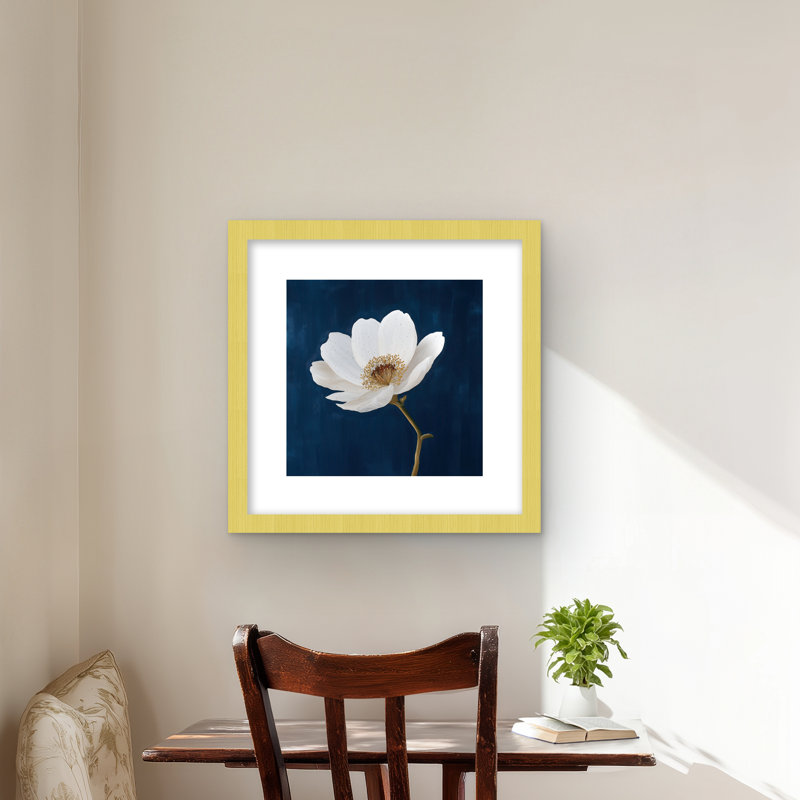 «Crooked Branch», reproduction florale beige encadrée | Décoration, H 16 po x l 16 po