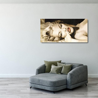 Marilyn Monroe - Reclined