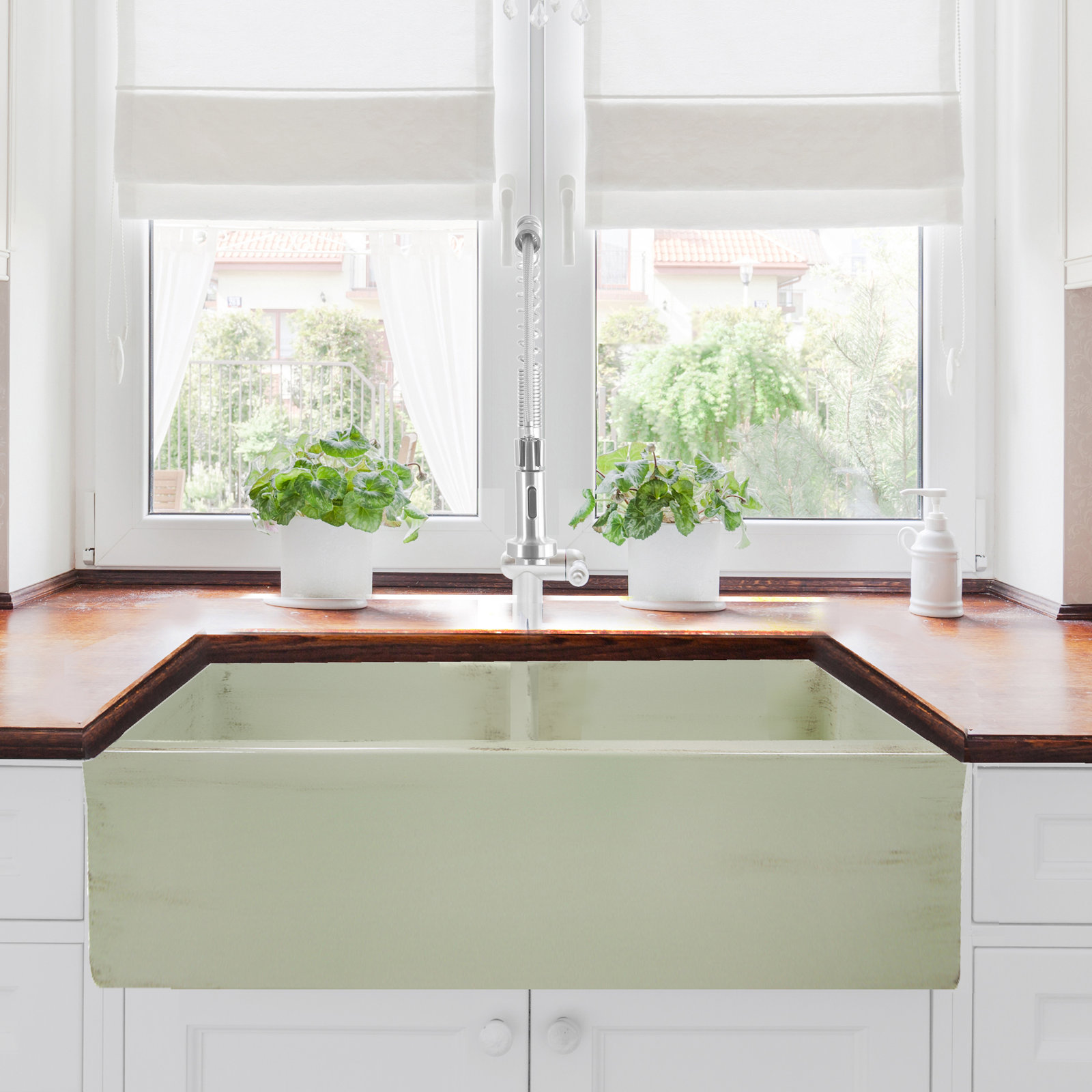 Vineyard 33" Double Basin Farmhouse Kitchen Sink, Shabby Green