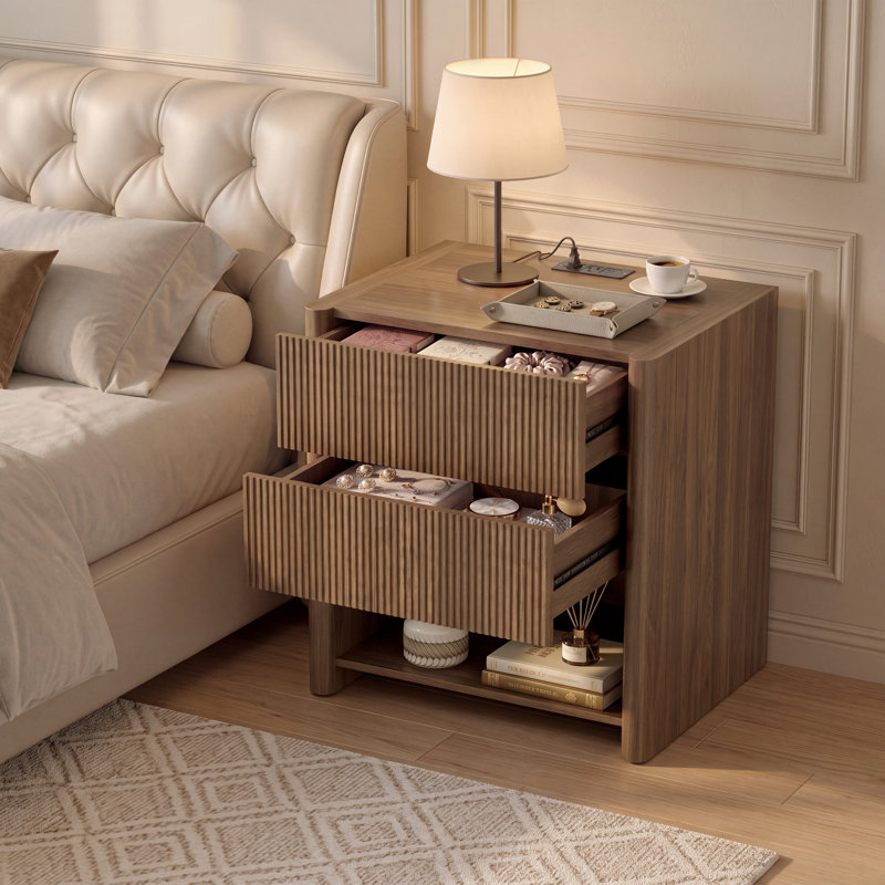 Table de chevet en bois à panneaux ondulés de 60 cm de large, avec 2 tiroirs et une tablette ouverte, station de recharge intégrée
